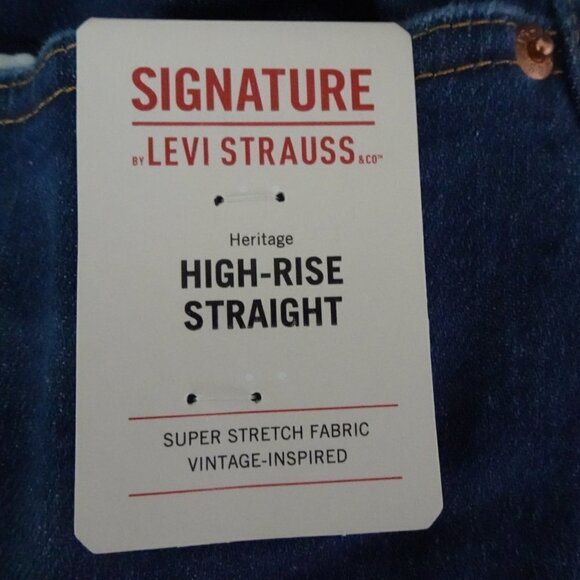 Levi Strauss Signature Jeans Women's Plus Size 28 Blue Stretch Denim Straight - Picture 8 of 10